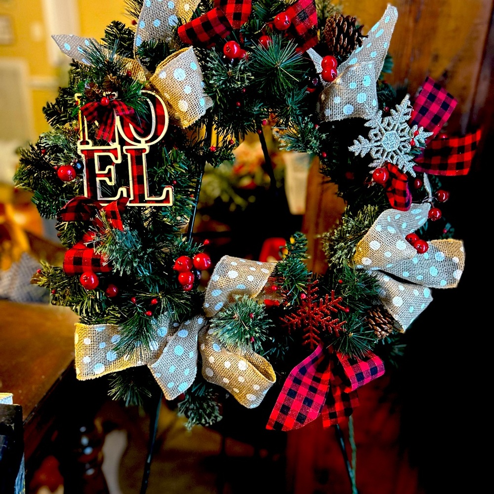 Red buffalo plaid wreath pre-lit